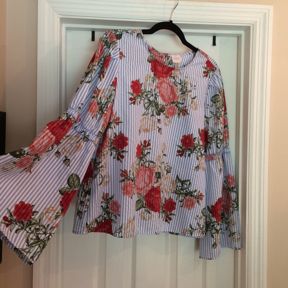 Cupio Nordstrom Bell sleeve Blouse (Large) - Picture 4 of 5